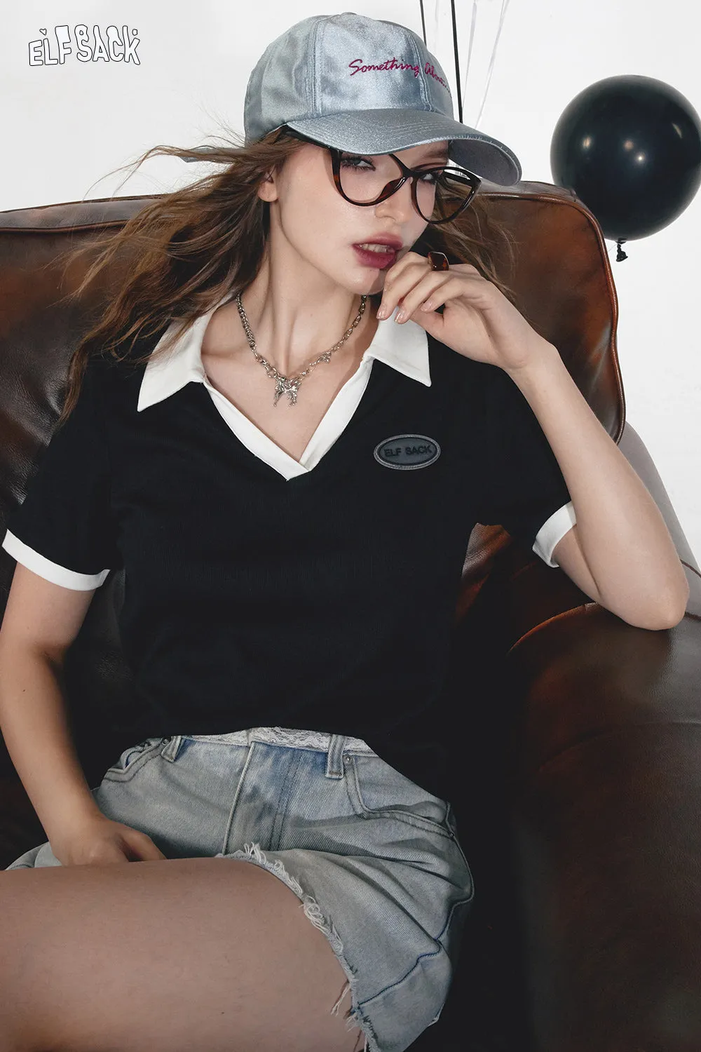 ELFSACK 2024 Summer New Arrivals Black slim fit short sleeved t-shirt, women's college style polo shirt top